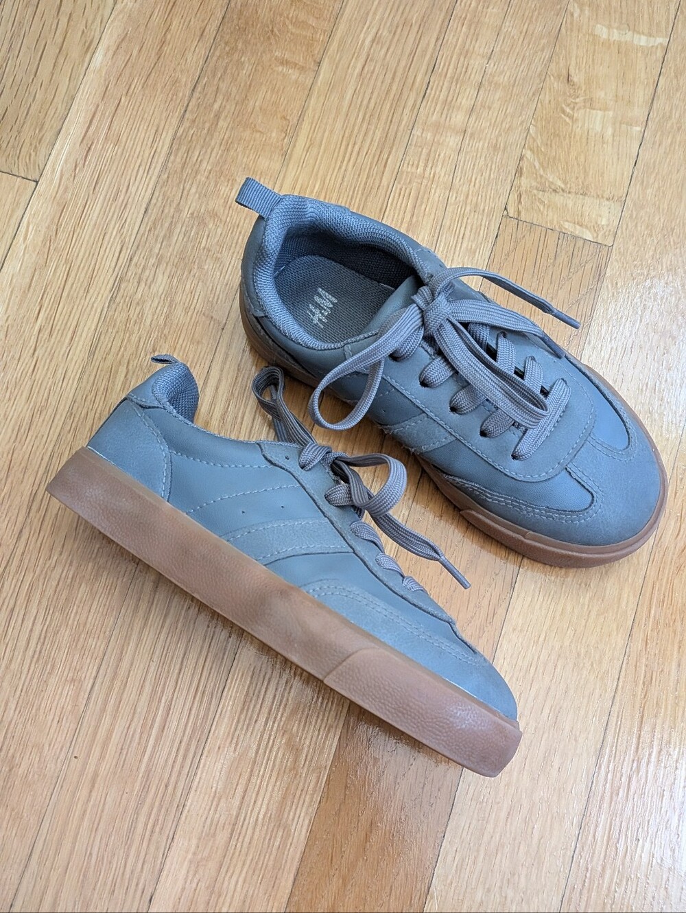 H&M Toddlers Casual Gray Sneakers, Rubber Sole. Lace Up. Size 11